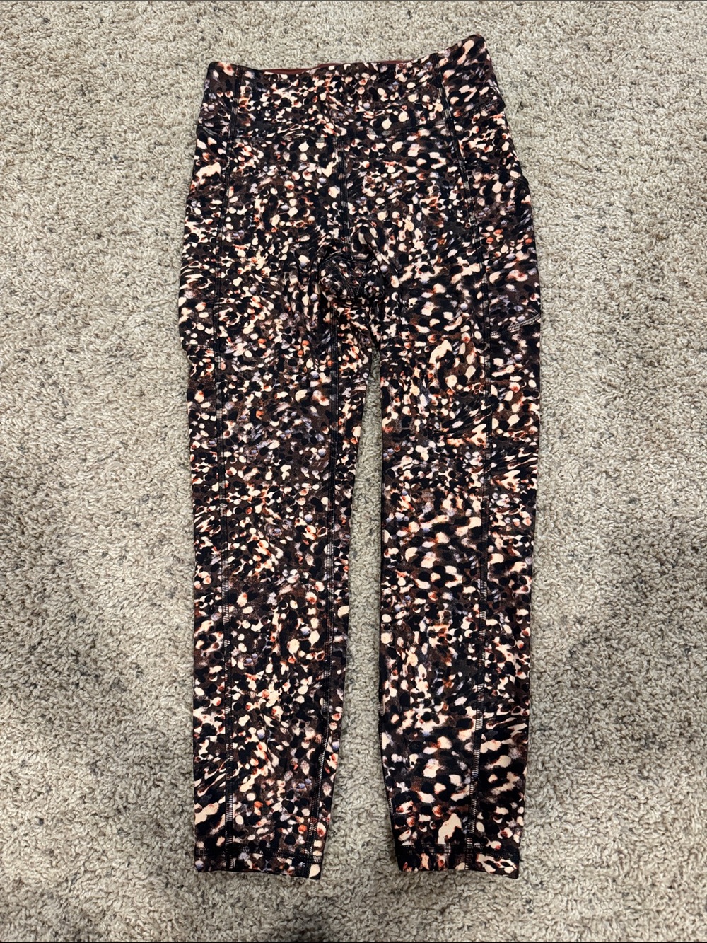 EUC lululemon athletica patterned leggings size 6